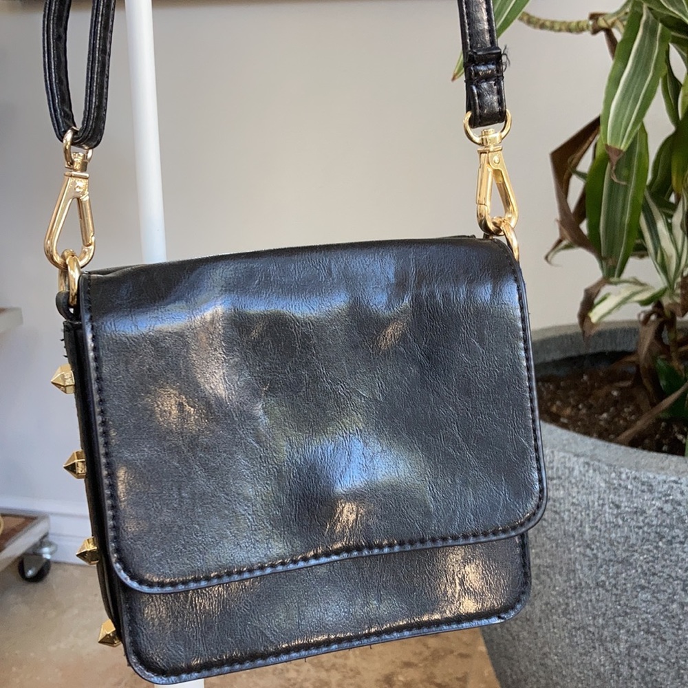 VR black crossbody bag - Picture 3 of 11